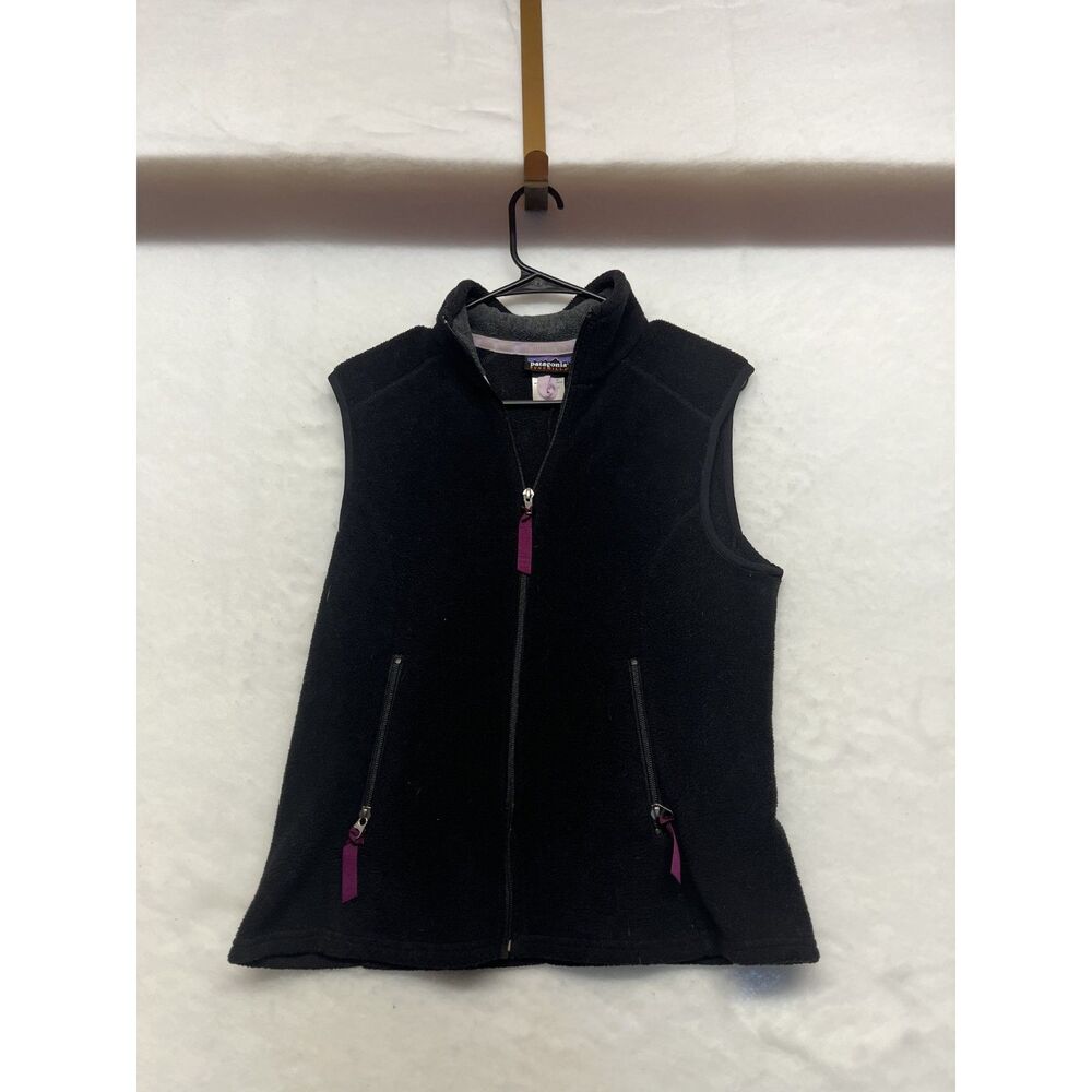 Vintage Patagonia women's black Synchilla fleece vest zippered pockets medium